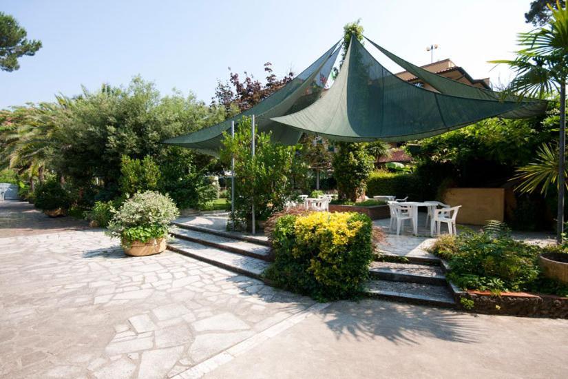 Hotel Gemma Del Mare Marina di Pietrasanta Exterior photo